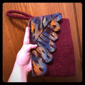 Leaf multicolored wristlet